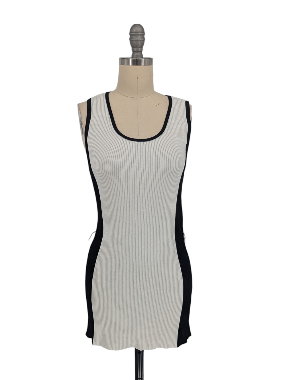 00535 WHBM Colorblock Knit Tank Top Black White size Small preppy fall Business